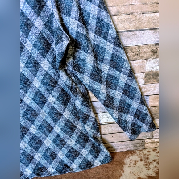 Lane Bryant Plaid Cowl Neck With Metallic Thread Tunic - Picture 7 of 16